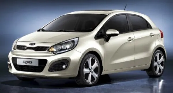 2014 Kia Rio Hatchback 1.4L 109 PS Otomatik Fancy Araba