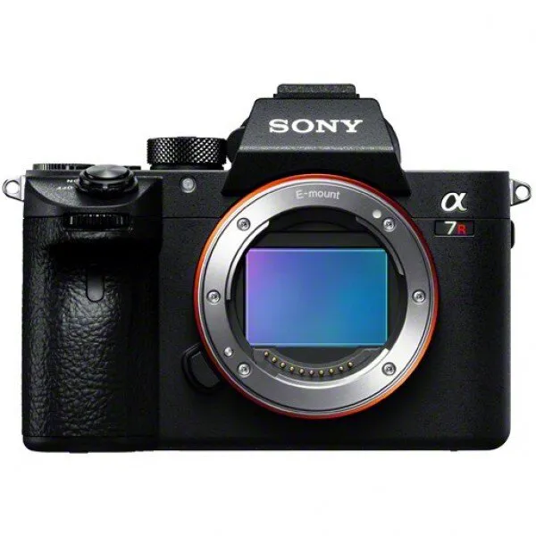 Sony A7R III (ILCE-7RM3) Aynasız Fotoğraf Makinesi