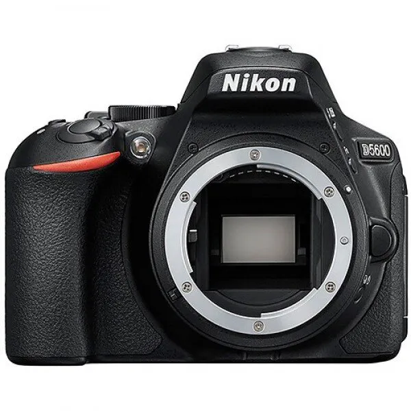 Nikon D5600 Gövde DSLR Fotoğraf Makinesi