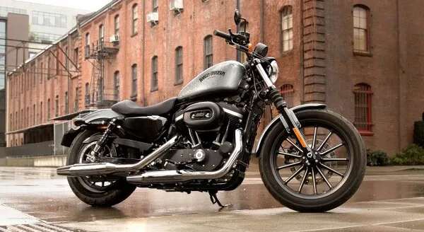 Harley Davidson Iron 883 Motosiklet