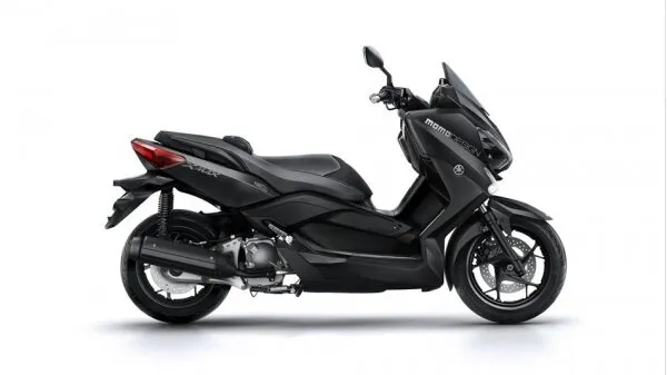 Yamaha X-MAX 250 Momodesign Motosiklet